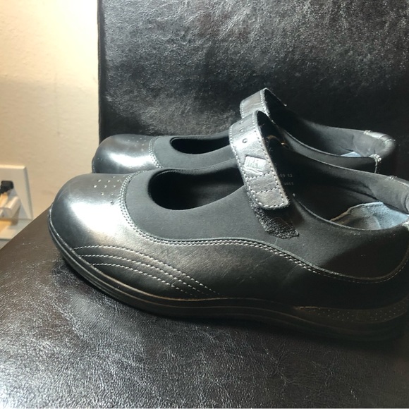 DREW Rose Mary Jane Leather Comfort Orthopedic Diabetic Shoe Women's size 7.5WW - Picture 3 of 11